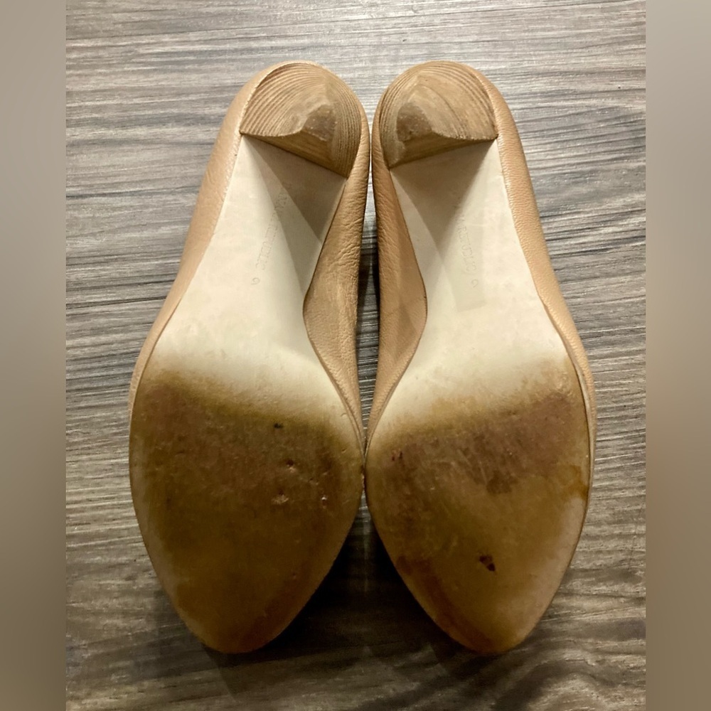 Banana Republic Women’s Size 6 Nude Stacked Heels - Picture 6 of 8